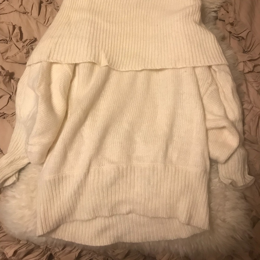 Cream off the shoulder sweater !